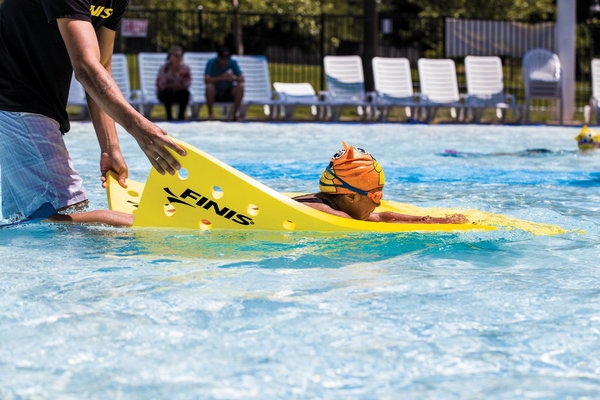 Schwimmfloss "Lochfloß" Wassermatte für Kinder von FINIS